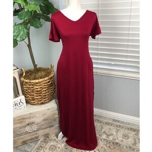 NWT BURGUNDY SHORT SLEEVE LOOSE FITTED MAXI DRESS